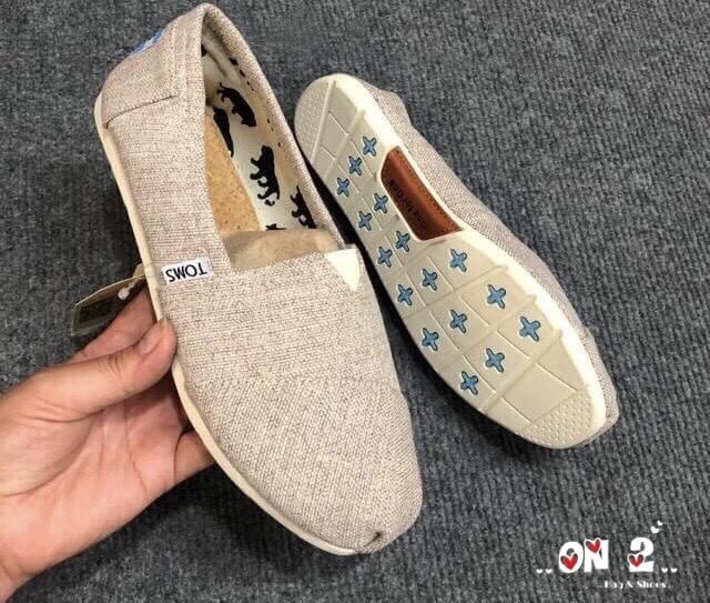 Toms Shoes พร้อมส่งค่ะส่งสุดฮิตรองเท้าสุดป๊อบมาทั้งลายNormal และลาย limited edition ใครรอรุ่นนี้อยู่ห้ามพลาดนะคะ