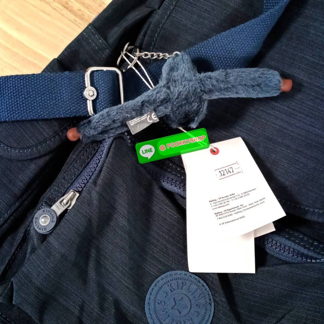 Kipling City Pack Medium Backpack กระเป๋าเป้ Kipling ขนาดกลาง วัสดุ Polyester 100% มีหูหิ้วด้านบน -ด้านหลัง มีซิปหลัง 1ช่องลึก -ด้านข้างมีช่องใส่ของเล็กน้อยทั้ง 2 ด้าน เปิด-ปิด ด้วยกระดุมแม่เหล็ก -ด้านหน้ามีช่องซิปใส่ของแยก 1 ช่อง และ ช่องปรับขนาดด้วยสายล