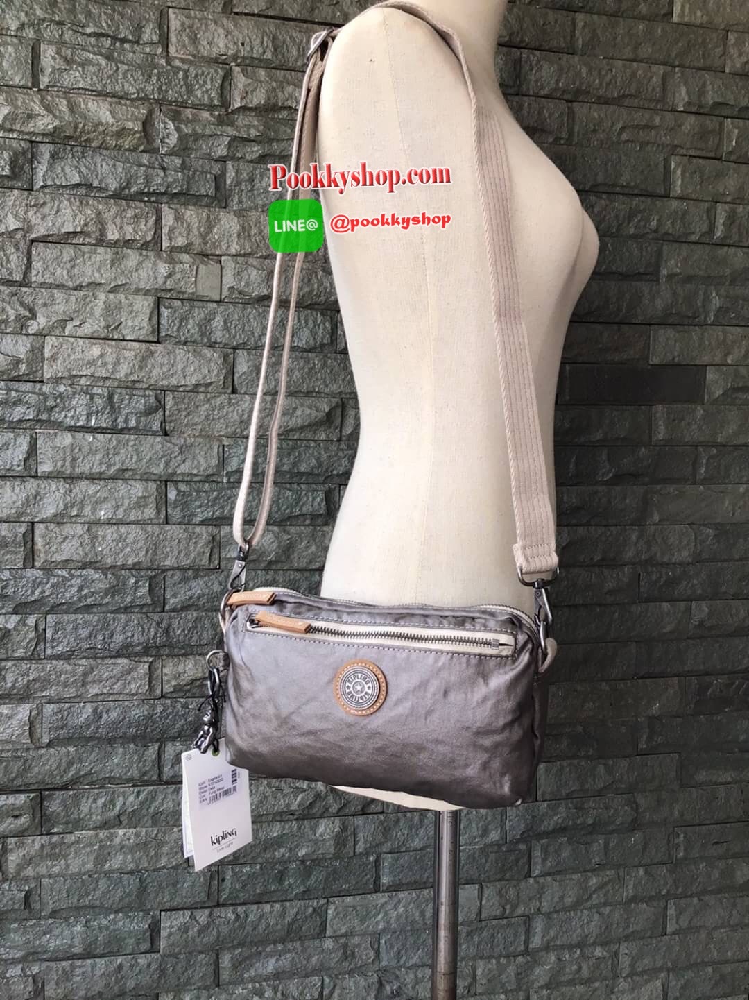 Kipling Yoku Medium Crossbody bag convertible to waistbag กระเป๋าคาดอกและสะพายข้าง คอลเลคชั่นใหม่ล่าสุดจาก Part of the Edgeland Plus วัสดุ100% polyester วัสดุกันน้ำ สีสันสไตล์วินเทจ ดูเป็นเอกลักษณ์ น้ำหนักเบา สะพายแล้วคล่องตัว ภายในกว้าง ใส่กระเป๋าเงินใบย