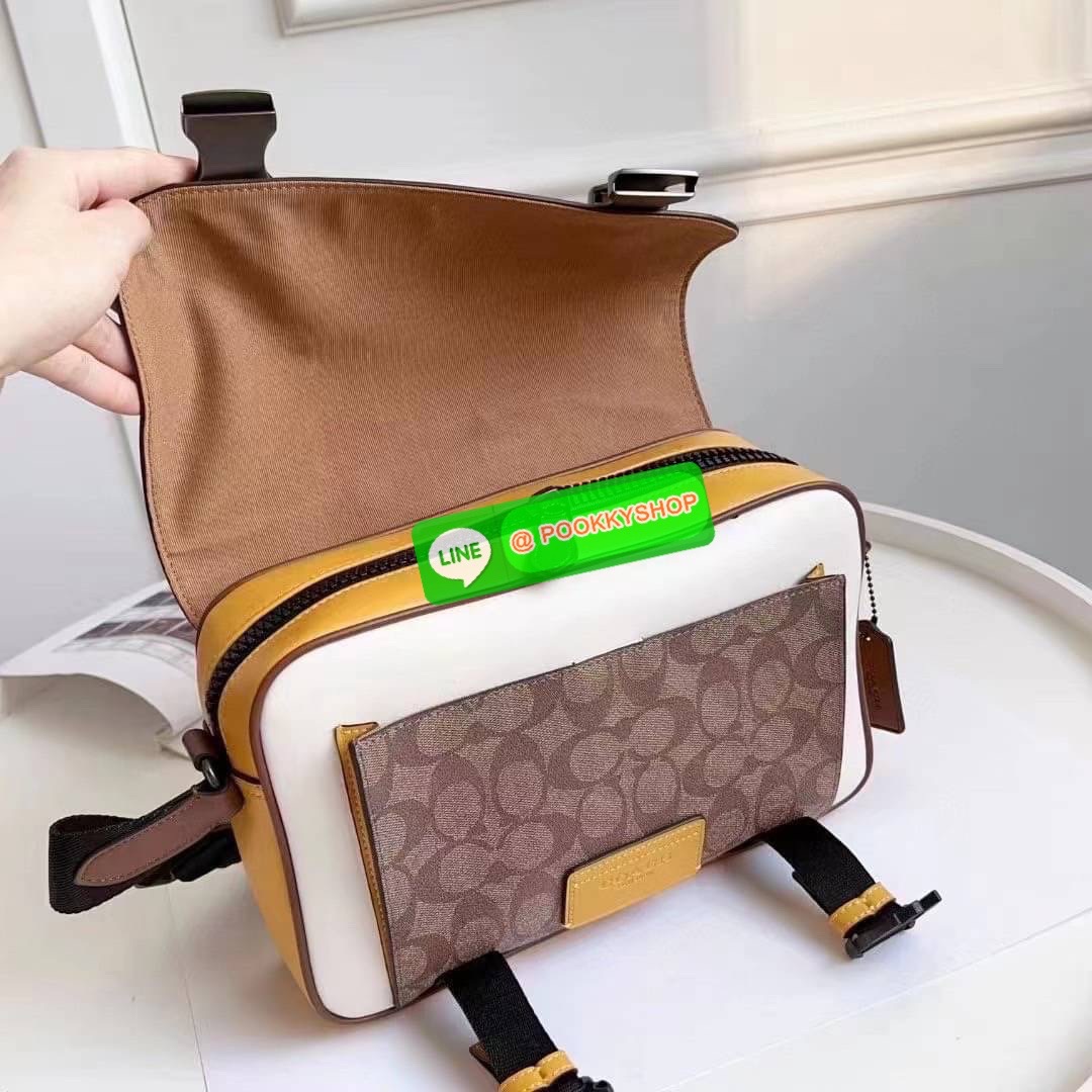 COACH TRACK CROSSBODY IN COLORBLOCK SIGNATURE CANVAS WITH COACH PATCH (C6657) 🛍🛍กระเป๋าสะพายทรงแมสเซ็นเจอร์ ทรงสวยรุ่นที่ต้องมีติดตัวคะหนุ่มๆ จุของได้เยอะมากแบ่งเป็นสัดเป็นส่วน วัสดุหนังแคนวาสสลับหนังแท้ กระเป๋ามีตัว ล็อค มีซิปด้านใน ด้านห