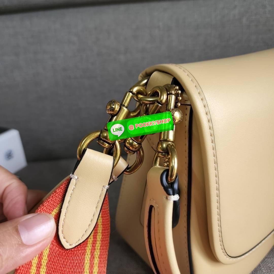 COACH SOFT TABBY SHOULDER BAG (COACH C9804) กระเป๋าข้างเรียบหรู ใบเดียวสะพายได้หลายสไตล์ มีสายสะพายให้ถึง 3 เส้น ปรับเปลี่ยนสไตล์ได้หลายลุควัสดุหนังแท้ทั้งใบ สัมผัสนิ่มมือ น้ำหนักเบา เปิดปิดแบบกระดุมแม่เหล็กเป็นอะไหล่โลโก้แบรนด์ตัวใหญ่ โดดเด่น ภายในกระเป๋