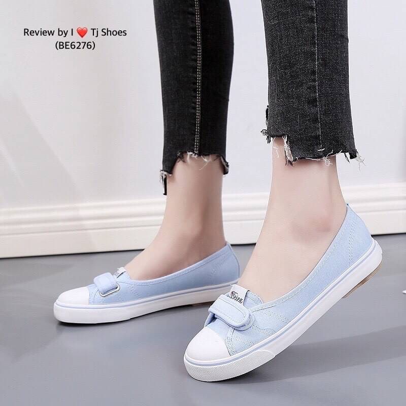 พร้อมส่งรองเท้าผ้าใบเพื่อสุขภาพนำเข้า !!! - รุ่นนี้ใส่นิ่มดีมาก น้ำหนักเบา - พื้นรองเท้ายางมีความอ่อนนุ่มและเหนียว เกาะพื้น ช่วยกันลื่นได้ดี - พื้นบิดงอได้ ช่วยลดแรงกระแทกเวลาเดินได้ดี ทำให้ใส่บายเท้าขึ้น ใส่นิ่มเบาเดินนุ่มสบายสุดๆ - จับแมทกับชุดง่าย ใส่แ