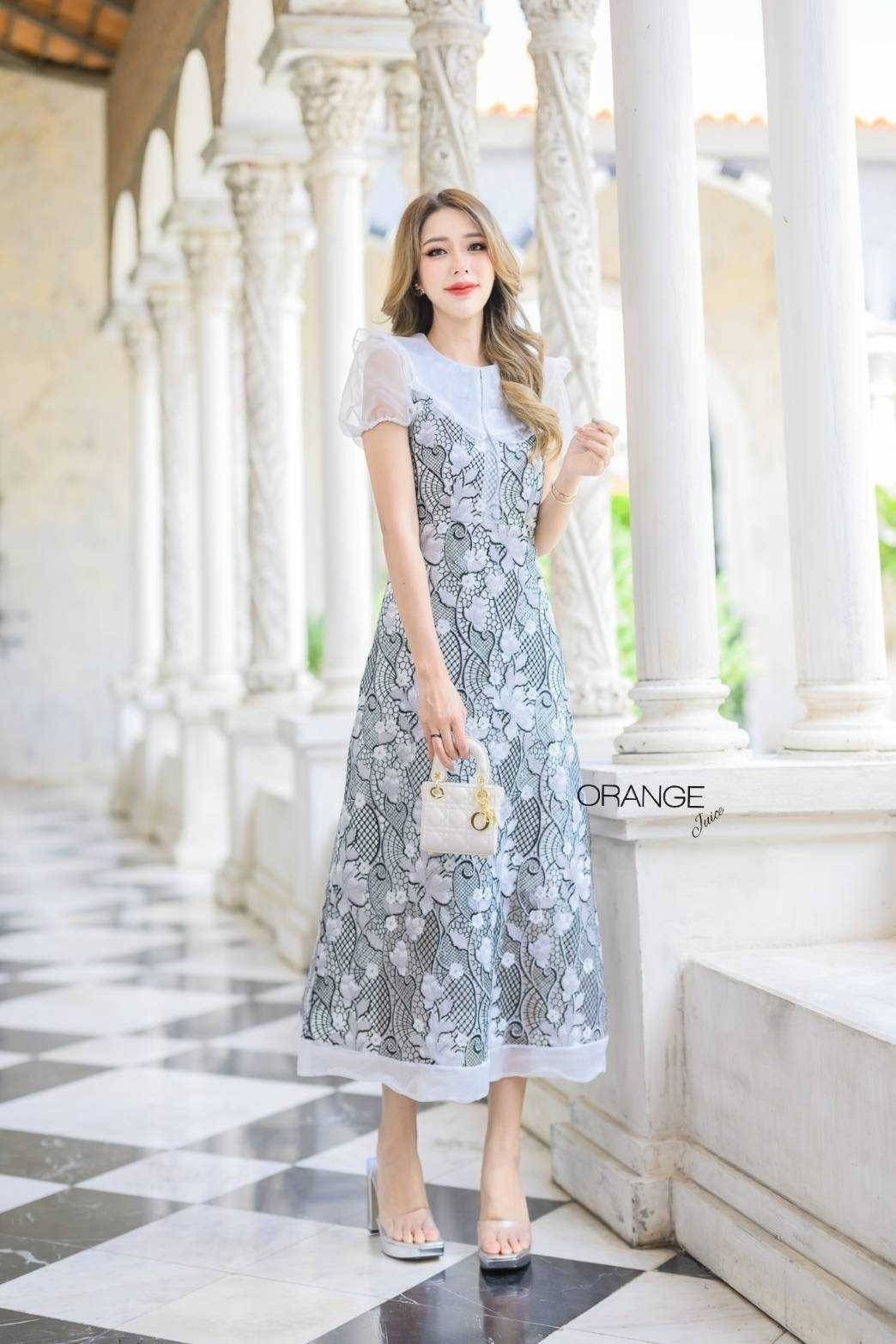 NEW ARRIVALS By Orange Juice Maxi เดรสยาวลูกไม้ทูโทน คอแต่งระบาย