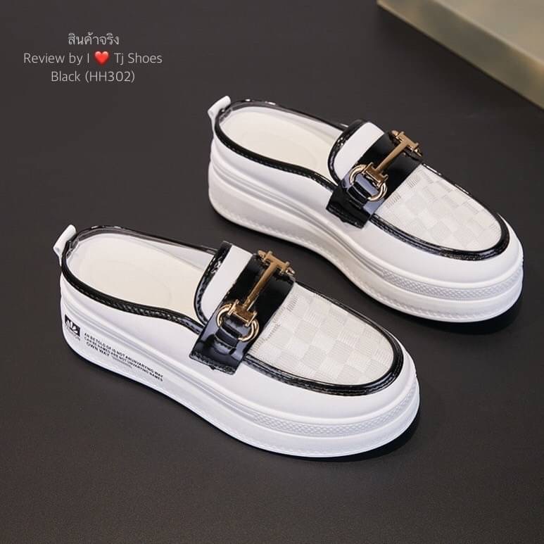 ที่สุดของความเกร๋ขายดีมากๆ ต้องยกให้คู่นี้จร้า!!! รองเท้าผ้าใบเพื่อสุขภาพ สุคคิ้วท์ สวมใส่ง่าย ทรงสวย พื้นยางอย่างดี รุ่นนี้ใส่แล้วเท้าไม่อับชื้นน่ะคะ จับแมทกับชุดอะไรก็เกร๋แถมใส่ได้เรื่อยๆ สวยด้วยเพื่อสุขภาพเท้าที่ดีด้วย ควรมีไว้เป็นคู่โปรด เป็นรุ่นที่ทา