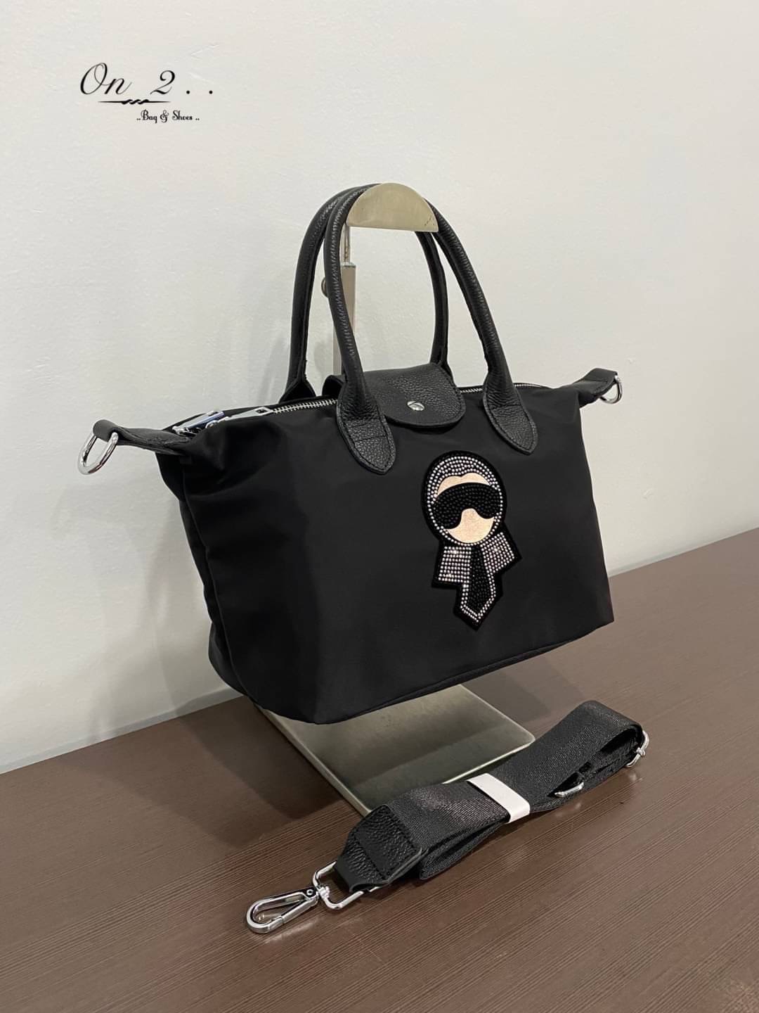 New Arrival 🔥🔥🔥 Nylon Bag with crossbody ▪️กระเป๋าผ้าไนลอน ไซด์กลาง ▪️หิ้วได้ สะพายข้างได้