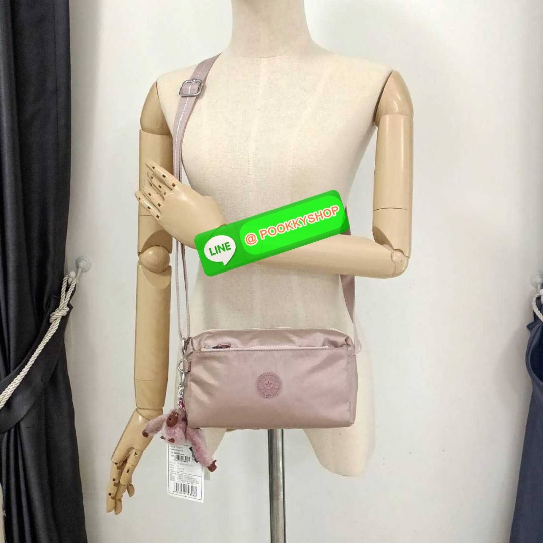 KIPLING Monkey program K16217 Seoul up sling bag รุ่น 3 ซิป สะพายข้าง ขนาดเล็กทรงสี่เหลี่ยมผืนผ้า วัสดุ Nylon 100% หลากหลายฟังก์ชั่นใช้งาน ครบครันในใบเดียว
