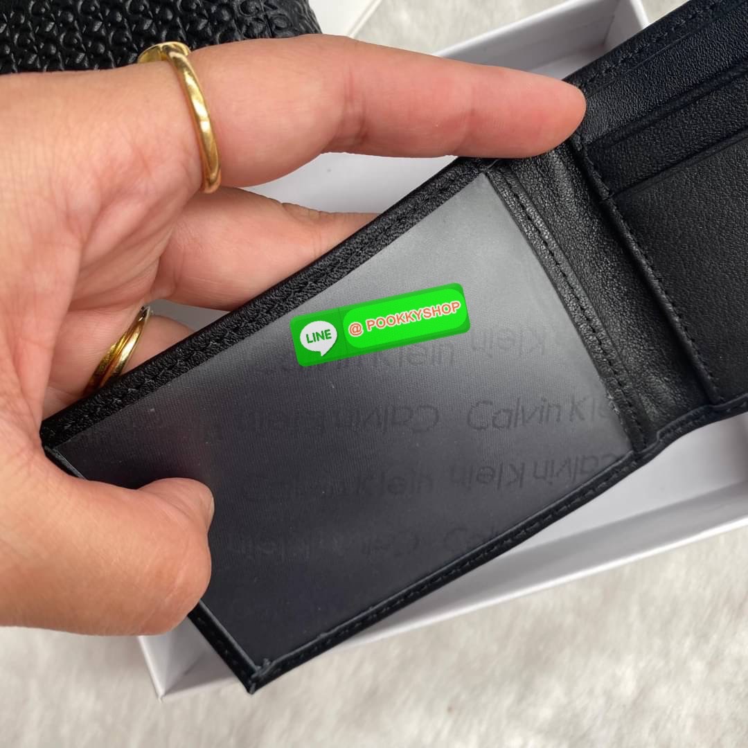 Calvin Klein leather wallet with credit card fold set กระเป๋าสตางค์ใบสั้น และ ที่ใส่บัตรย่อย สุดคุ้มมอบให้เป็นของขวัญหรือใช้เองก็แนะนำค่ะ set นี้มาเท่าไรก็หมดคะ รีบจับจองนะคะ มาพร้อมถุงกระดาษแบรนด์ด้วยนะคะ