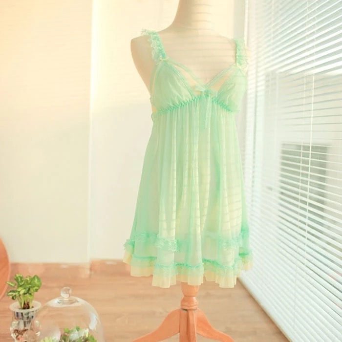 ชุดนอน ซีทรู เกรดPremium สินค้าส่งออกญี่ปุ่น สี เขียวอ่อน แต่งซับสีขาว ช่วงอก แต่งระบายขอบทั้งชุด เนื้อผ้าหรู คุณหนูตามภาพเลยคะ