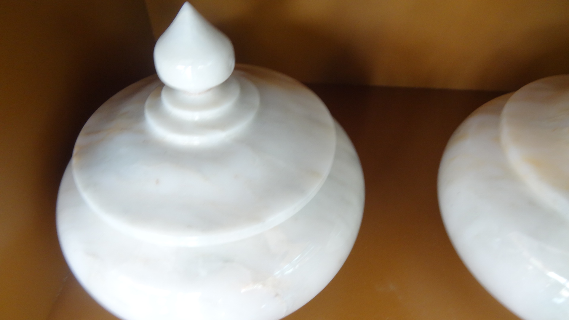 ผอบหินอ่อนขนาด ขนาดสูง 15 เซนติเมตร กว้าง 12 เซนติเมตร