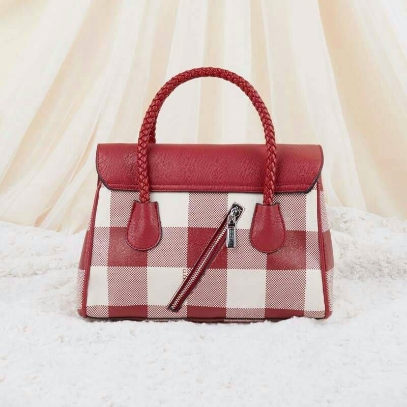 MS199 CICELLE Style My Authentic Brand พร้อมส่ง !!!! กระเป๋าสะพาย CICELLE (ซี-เซล) ใบใหญ่ รุ่น Limited Edition !!! แบรนด์แท้ 100% ค่ะ ,, สไตล์ Modern Luxury งานหนัง PU แท้ ลายใบไม้สลับประกายเพชร งานสวยปั๊มเป๊ะทุกจุดอย่างดีค่ะ อะไหล่เงินเคลือบสารกันสนิม ไม