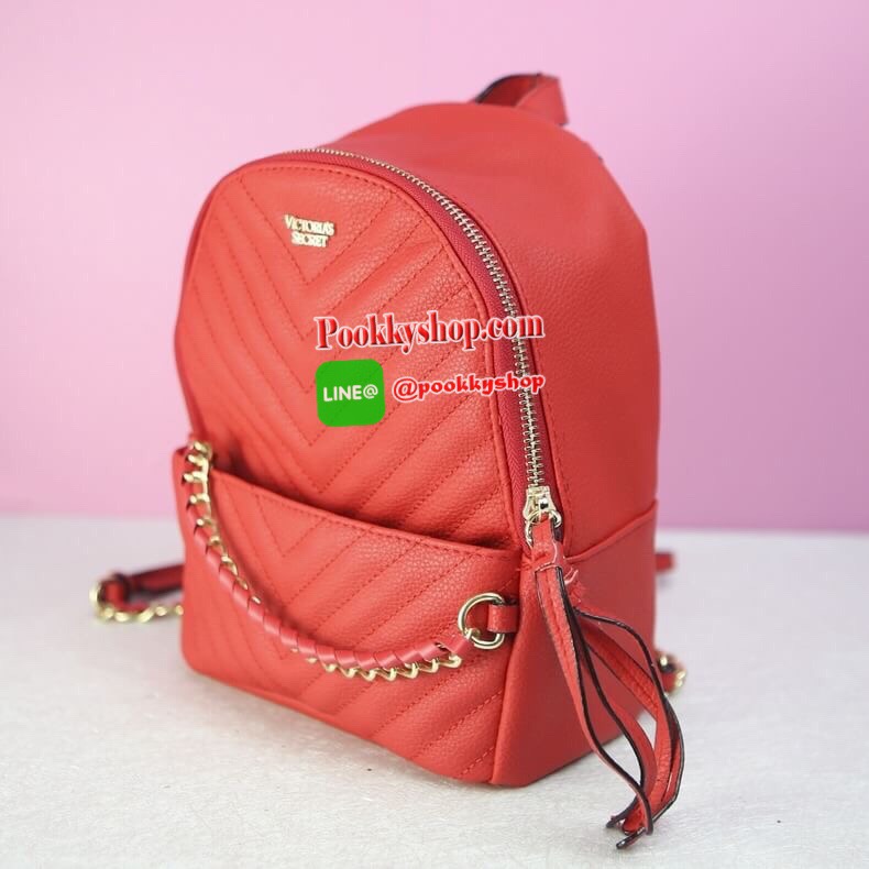 Top Seller กระเป๋าเป้ สะพายหลัง ไซส์มินิ ยี่ห้อ Victoria's Secret กระเป๋าเป้สะพายหลังขนาดน่ารักๆ เปิดปิดด้วยซิป ด้านในบุผ้ามีช่องเล็ก ด้านหน้ามีช่องเล็ก ประดับโซ่ สายสะพายหนังต่อโซ่ สายสะพายปรับระดับได้