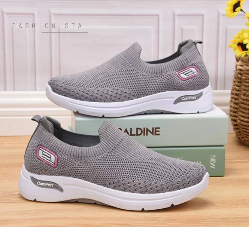 มาแล้วค่ะ รุ่นขายดี!! พร้อมส่งเลย ไม่ต้องรอนานคร๊า ไม่อยากให้พลาดเลยสำหรับรุ่นนี้ !! รองเท้าสุขภาพทรงสลิปออน วัสดุผ้าทอเนื้อหนานุ่มขึ้นทรง ใส่สบายกระชับเท้า ดีไซน์สวยเก๋ พื้นยาง 1.5 นิ้ว รองรับแรงกระแทกเท้าและยืดหยุ่นได้ดีมากๆค่ะ ใครได้ใส่ต้องหลงรักแน่นอน