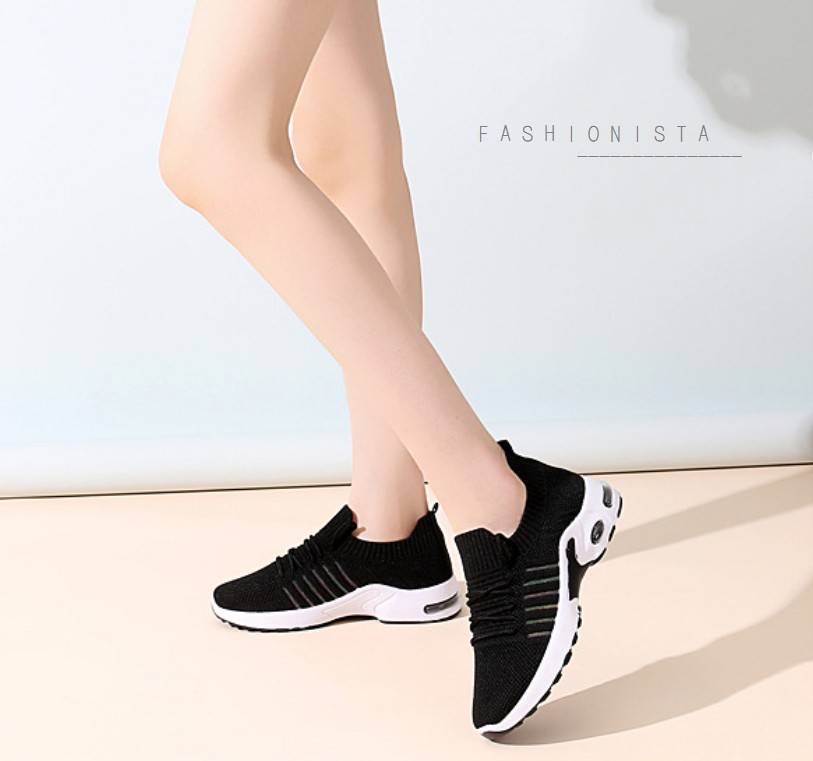 รองเท้าสุขภาพรุ่นใหม่ มาใหม่พร้อมส่งค่ะ งานสลิปออนแต่งเชือกเก๋ๆสไตล์สปอร์ต เนื้อผ้าหนานุ่มขึ้นทรงยืดหยุ่นดีกระชับหน้าเท้า พื้นยางหนึบ สูง 1.5 นิ้ว เดินสบายไม่เมื่อย ทรงอูมไม่บีบอัดหน้าเท้า ใครได้ใส่ต้องหลงรักแน่นอน งานสวยตรงปก 100% เป๊ะ ถ่ายงานขายจริงจ้า