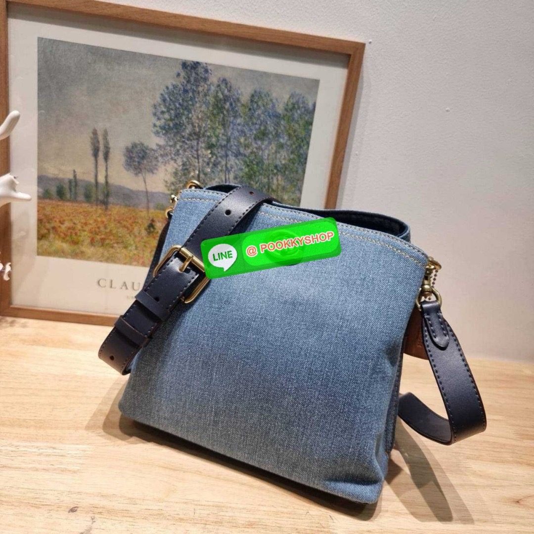 COACH CS241 WILLOW BUCKET BAG 🔆 Details ไอเท็มขายดี the best seller ที่สวยแบบมองไม่เลิก!! สวยแบบทำถึง!! กระเป๋าสะพายไหล่ทรงสวย ดีไซน์คลาสสิควินเทจ สีเดนิมดูโดดเด่น เปิดปิดด้วยตัวบิดล็อค และอีกฝั่งเป็นกระดุมแม่เหล็ก