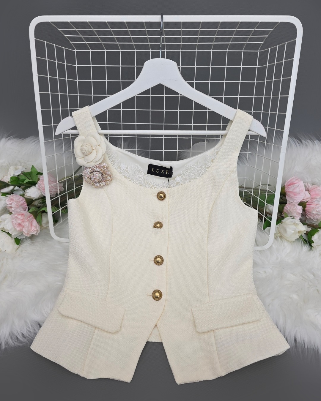 เสื้อแฟชั่น Luxe Lace Detail Button Vest