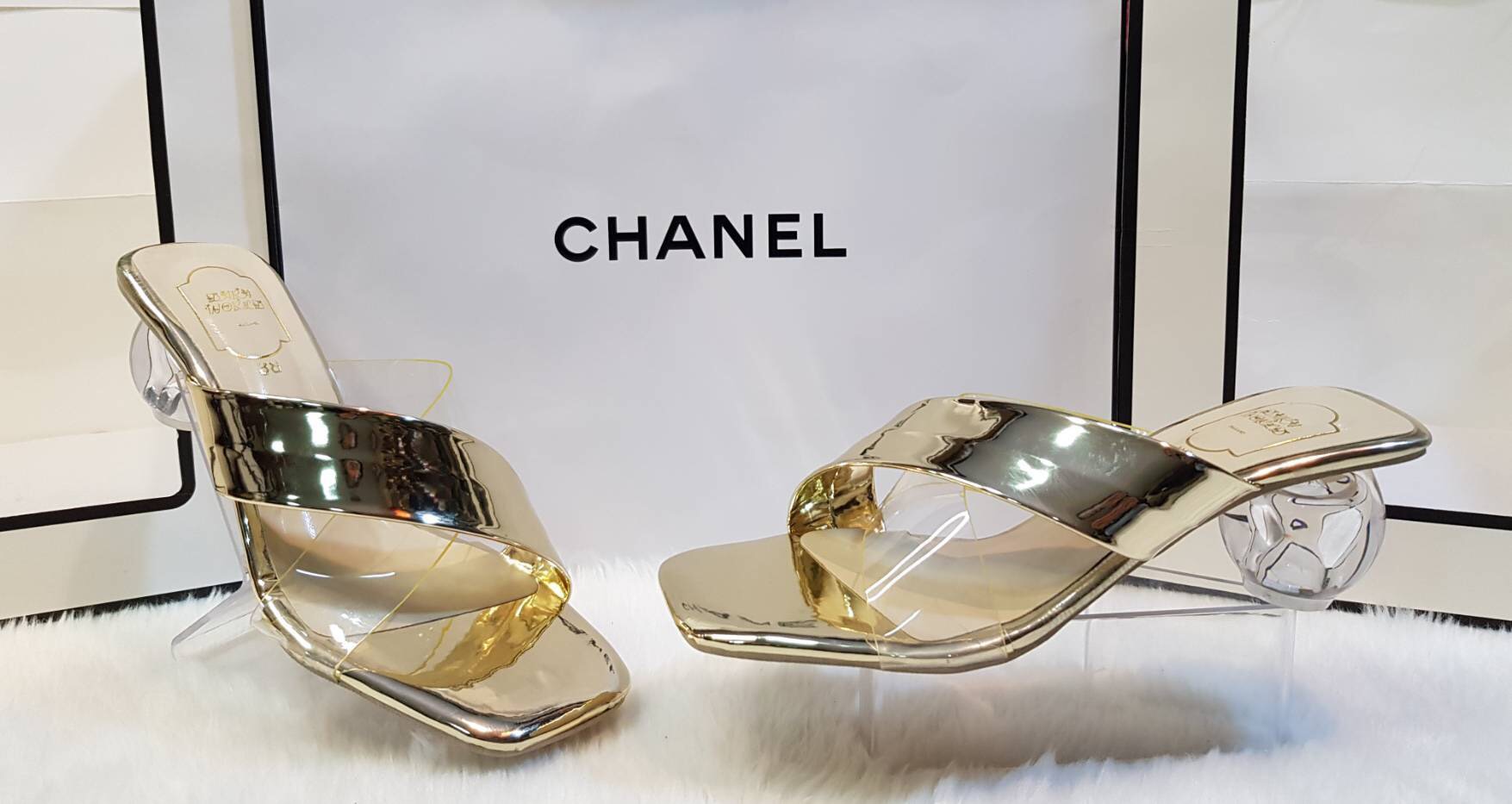 สินค้าขายดีพร้อมส่งค่า รองเท้างานสวยมาแล้วค่า details รองเท้าหน้าไขว้งานแฟชั่นสวยมากคะ ส้นแก้วกลมสูง 1นิ้วคะ ส้นไม่สูงมาก ใส่ง่าย เป็นรองเท้า every day look ของสาวๆได้เลยค่า คู่นี้สาวๆไม่ควรพลาดค่ะ