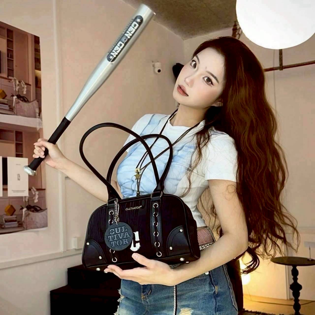 กระเป๋า Cultivator แบรนด์ใหม่ มาแรง ฮิตสุดในเมกา สายเกา สไตล์ y2k