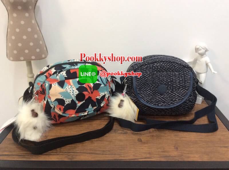 พร้อมส่ง New Arrival Kipling nylon shoulder bag 2017 ( K15313 ) >>พร้อมส่งค่ะกระเป๋าสะพายข้างรุ่นใหม่ล่าสุด วัสดุไนล่อน กันน้ำ บุด้วยนวมที่ฐานกระเป๋าเพิ่มความนุ่มค่ะ >>รูปทรงสวย ขนาดกระทัดรัด มีช่องกระเป๋าด้านหน้าใส่ของจุกจิกหนึ่งช่องค่ะ >&