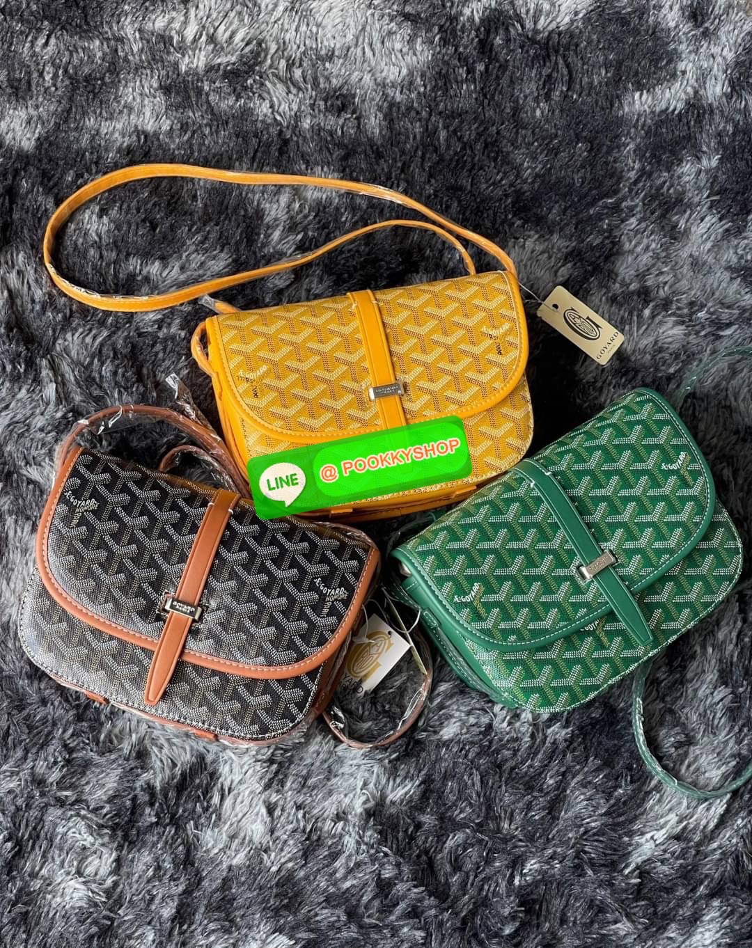 💕 Goyard belvedere pm แบรนด์ดังจากฝรั่งเศส เรัยบหรูแต่ดูสง่า สะดุดตาด้วยลายเฉพาะตัว วัสดุที่นำมาตัดเย็บกระเป๋าเป็นวัสดุผ้าใบ Canvas ที่มีชื่อเรียกว่า “Goyardine” ซึ่งเป็นผ้าใบที่เป็นการผสมผสานระหว่างผ้าฝ้าย (Cotton), ผ้าลินิน (Linen) และ ผ้าป่าน (