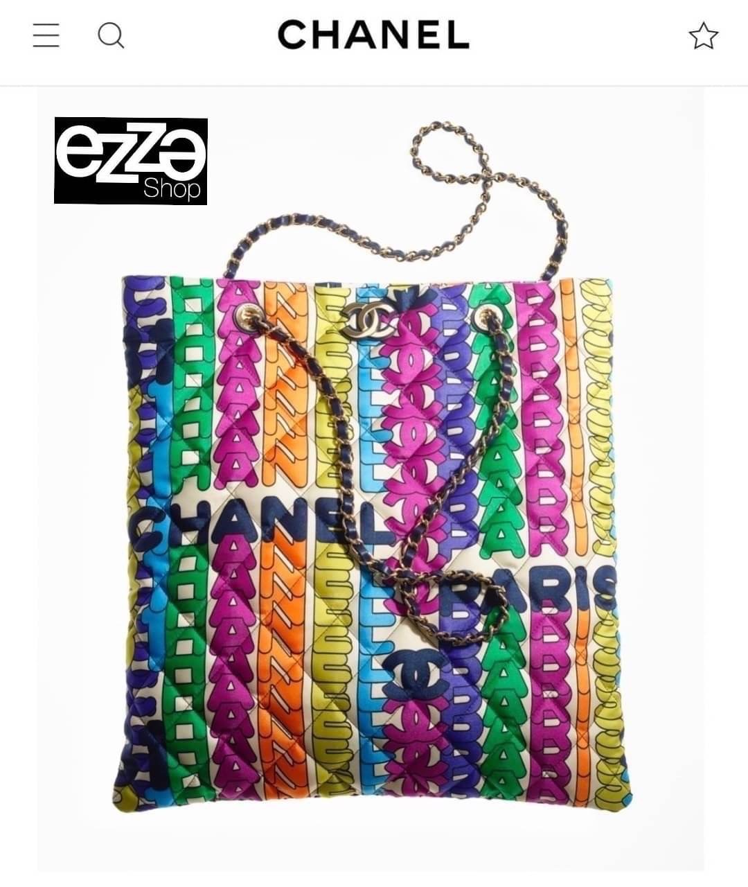 CHANEL FLAP BAG PRINT FABRIC & GOLD TONE METAL ss22 งานสวยชนช็อป ว๊าววววสุดๆ กับกระเป๋าผ้าแต่งอะไหล่ทองปั้มlogo ทุกจุด ลายlogo multicolors งานสวยมากไฮเอ็นสุดๆ จุของได้เยอะมาก มีซิบด้านใน ห้ามพลาดเลยน้าสาวๆ Must have!!!! มันเป๊ะทุกจุดจริงๆ