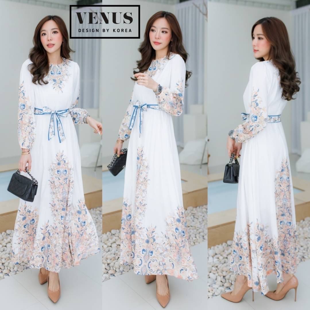 Restock ♥️♥️♥️♥️ I'm Lady By Venus MaxiDress แม๊กซี่เดรสยาวพิมพ์ลายสไตล์โบฮีเมี่ยน งานมาพร้อมกับสายคาดเอวผูกเข้าชุดกันนะคะ แม๊ทกับรองเท้าส้นสูงก็สวยเป๊ะคะ