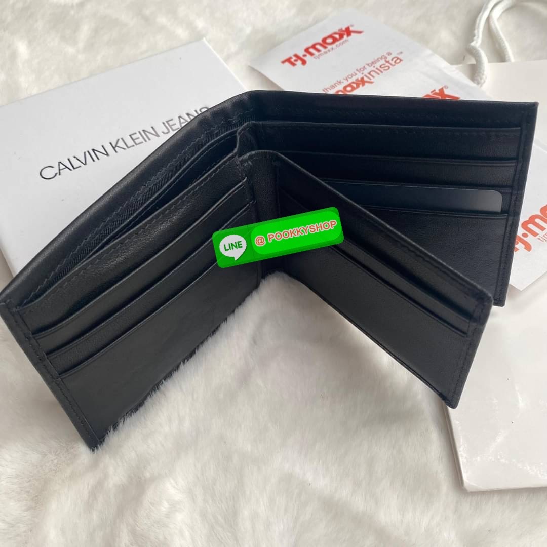 Calvin Klein leather wallet with credit card fold set กระเป๋าสตางค์ใบสั้น และ ที่ใส่บัตรย่อย สุดคุ้มมอบให้เป็นของขวัญหรือใช้เองก็แนะนำค่ะ set นี้มาเท่าไรก็หมดคะ รีบจับจองนะคะ มาพร้อมถุงกระดาษแบรนด์ด้วยนะคะ