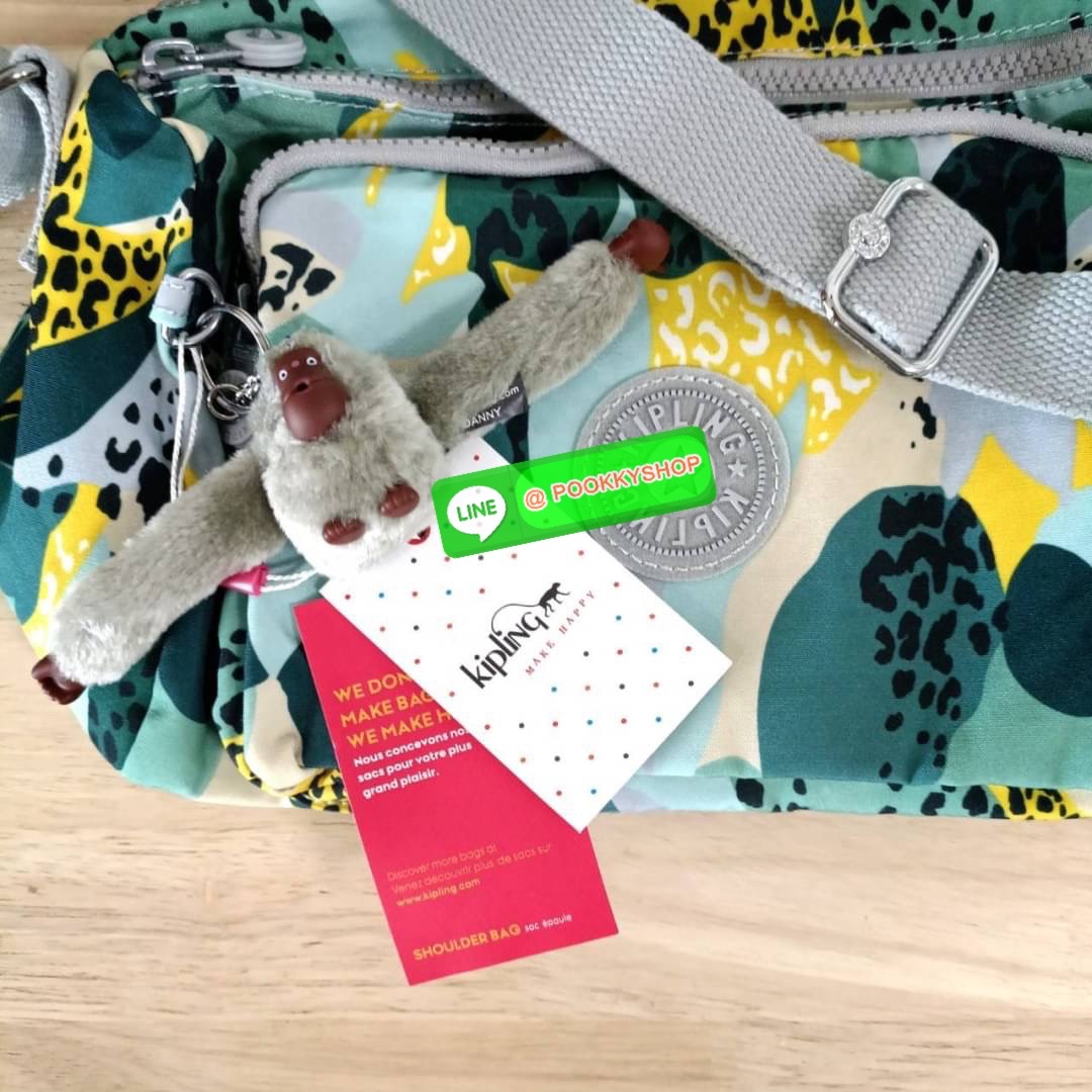 KIPLING RETH CROSSBODY BAG ซับในตาราง วัสดุ Nylon+polyester กระเป๋าสะพายข้างหรือ สะพาย Crossbody ได้ ช่องหน้าเปิด-ปิด ด้วยซิป พร้อมช่องแยกบ่อยด้านข้าง ช่องหลัก 2 ช่อง ด้านในโล่งกว้าง สามารถจุสัมภาระได้เยอะ พร้อมช่องซิปหลัง สายสะพายปรับระดับสั้น-ยาว ได้ fr