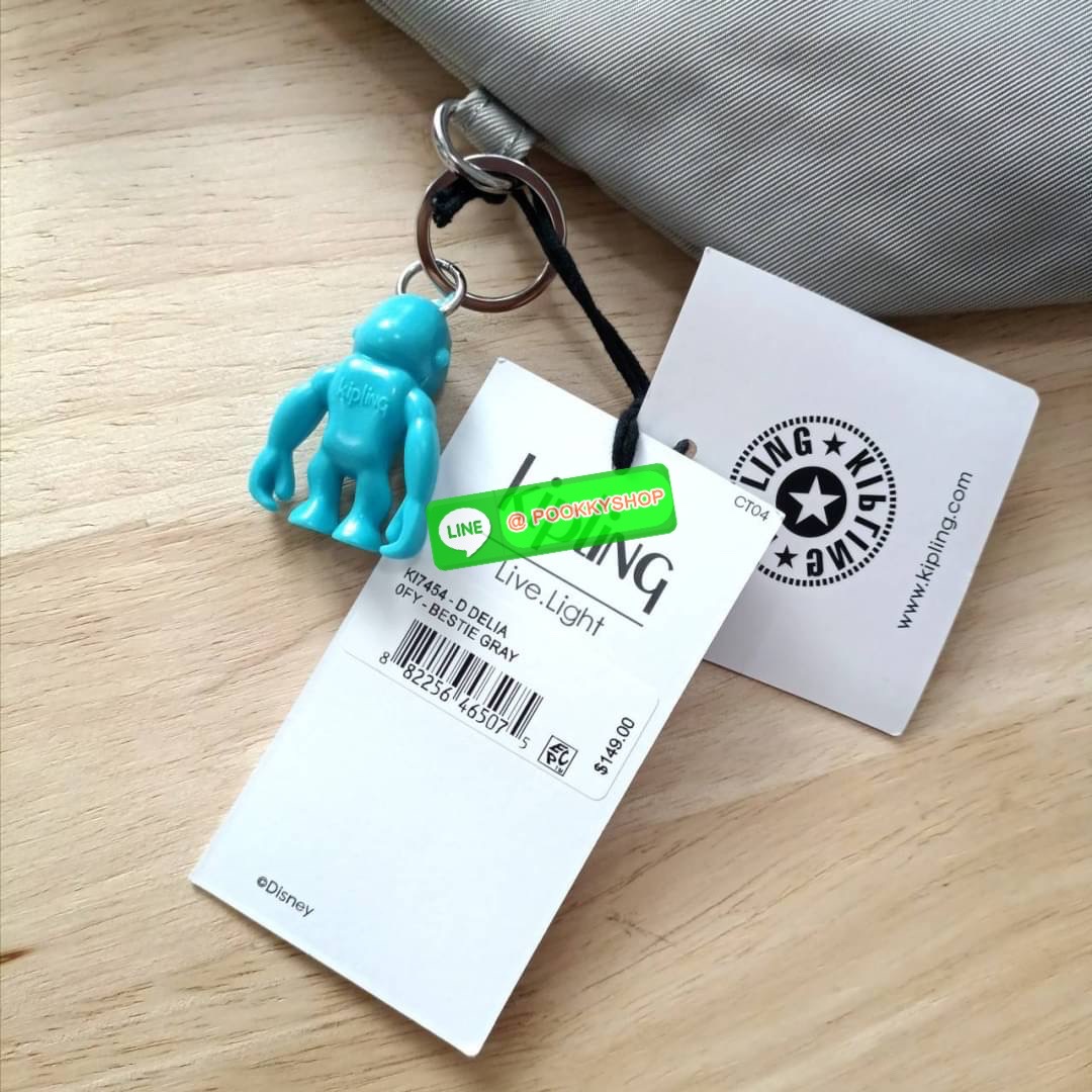 Kipling KALA Mini Disney's Mickey Mouse Handbag กระเป๋าถือหรือสะพาย วัสดุ Polyamide+Polyester รุ่นใหม่ล่าสุด Collection Mickey's ลายน่ารัก ผิวสัมผัสนุ่ม ลื่น พร้อมตัวการ์ตูน Mickey Mouse ไหมพรม ตกแต่งด้านหน้า ช่องหลักโล่งกว้าง พร้อมช่องแยกด้านข้