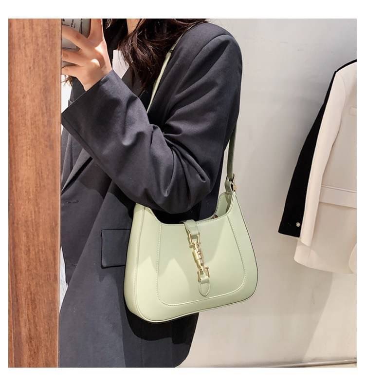 รุ่นใหม่✨ พร้อมส่ง!!!!!! Rosy bag (BP) เริ่ดได้เชิ่ดได้ กระเป๋าสะพายหนังลุคคุณหนูคุณนาย มีสายสำรองไว้ให้ต่อเพิ่มความยาวสะพายแบบcrossbodyได้ มีให้เลือก5สี