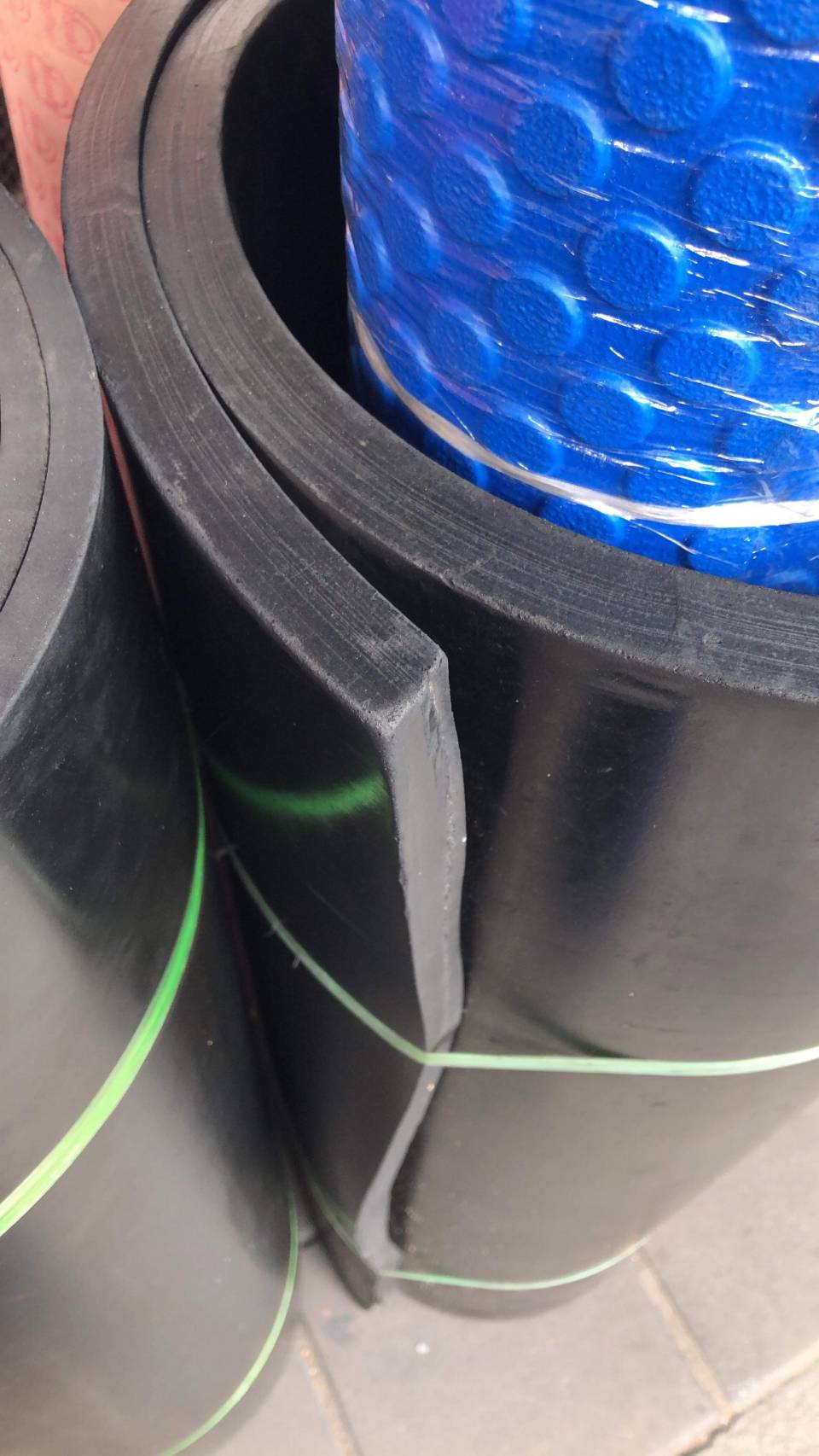 ยาง NR ขนาด 1000 x 3500 x 1.5 มม.