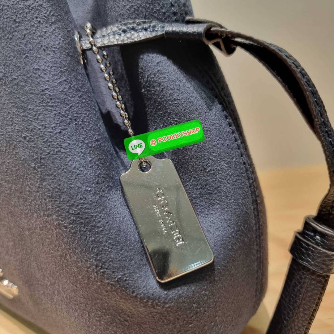 COACH CM091 ANDY CROSSBODY Details คอลสุดฮิต ดีไซน์สุดฮอต ให้สาวๆได้สวยหรู ดูแพงก่อนใคร กับกระเป๋าสะพายข้างขนาดกำลังสวย ดีไซน์ไม่เกร่อ มีดีเทลรูดเก็บปากกระเป๋า ปรับเปลี่ยนทรงได้เลย กิมมิคล้วนๆ ปากกระเป๋ามีกระดุมแม่เหล็กปิดกันของหล่นได้ ภายในโล่งกว้าง เลิศ