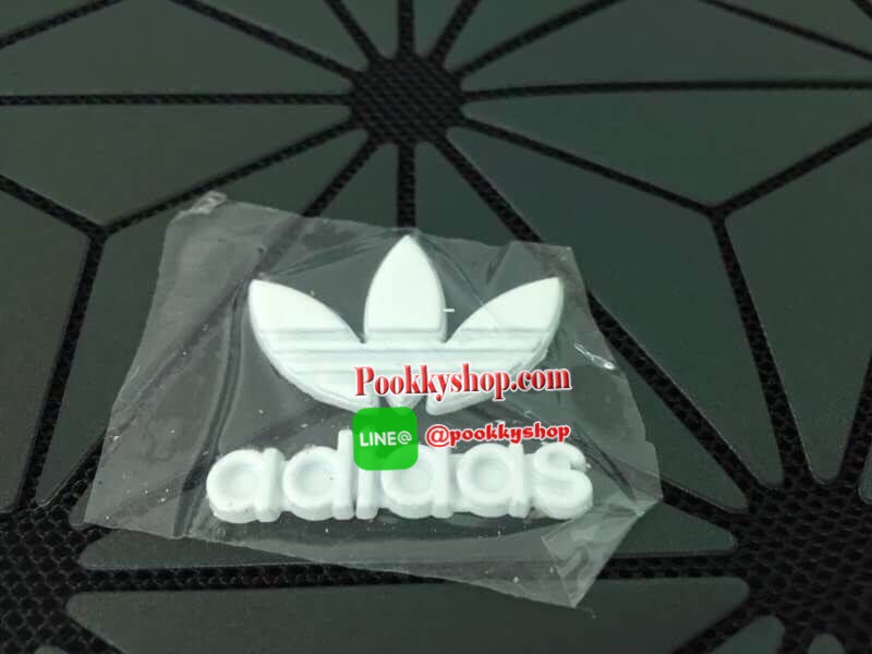 Brand : Adidas 3D Detail : กระเป๋า adidas 3D แบบครัช สามารถใส่ I-Pad mini ได้สบาย ใส่ของได้เยอะ ภายในกว้าง ถือไปไหนสะดวก ราคาพอเหมาะ เวลามืดถือแล้วเก๋ไม่เหมือนใคร