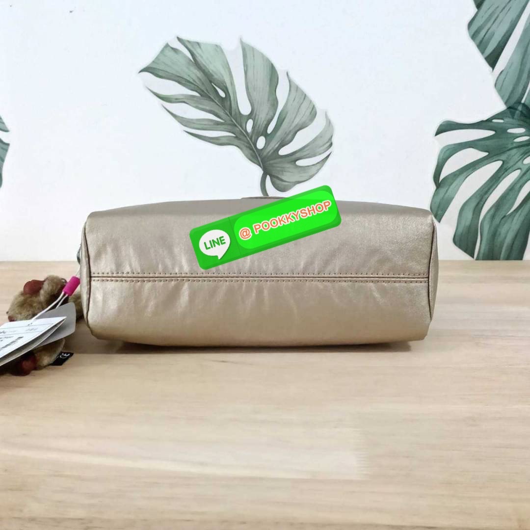 KIPLING Monkey program K16217 Seoul up sling bag รุ่น 3 ซิป สะพายข้าง ขนาดเล็กทรงสี่เหลี่ยมผืนผ้า วัสดุ Nylon 100% หลากหลายฟังก์ชั่นใช้งาน ครบครันในใบเดียว