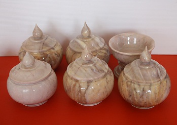 พานหินอ่อน ขนาดสูง 15 เซนติเมตร กว้าง 10 เซนติเมตร