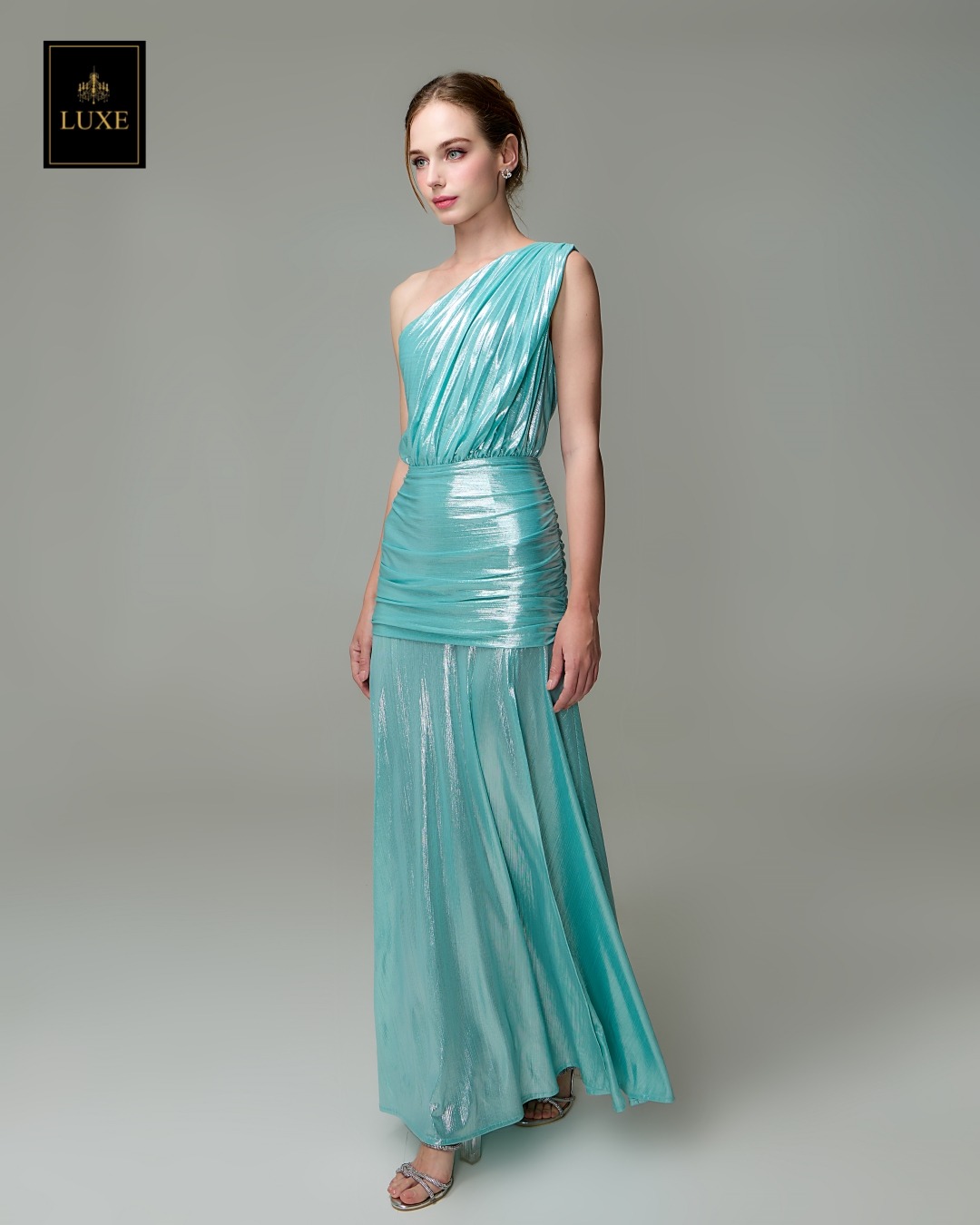 เดรสแฟชั่น แม็กซี่เดรสเสื้อไหล่เดียวอัดพลีท กระโปรงเข้ารูปตรงสะโพก