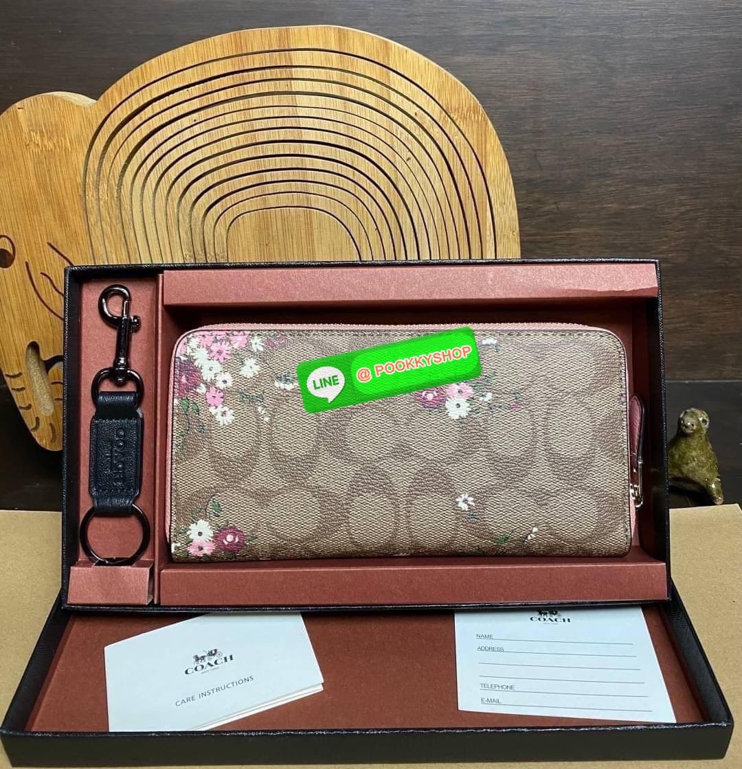 พร้อมส่ง 📌อุปกรณ์มาพร้อมกล่อง/แคร์การ์ด/ถุงกระดาษ/พวงกุญแจ COACH ACCORDION ZIP WALLET IN SIGNATURE CANVAS กระเป๋าสตางค์ใบยาว ซิปรอบ ใช้งานง่าย ด้วยฟังค์ชั้น ด้านใน ใส่บัตรได้จุใจ มีช่องซิปใส่เหรียญตรงกลาง โดนใจหลายๆคนไปเรียบร้อยและคลาสสิค เรียบหรู