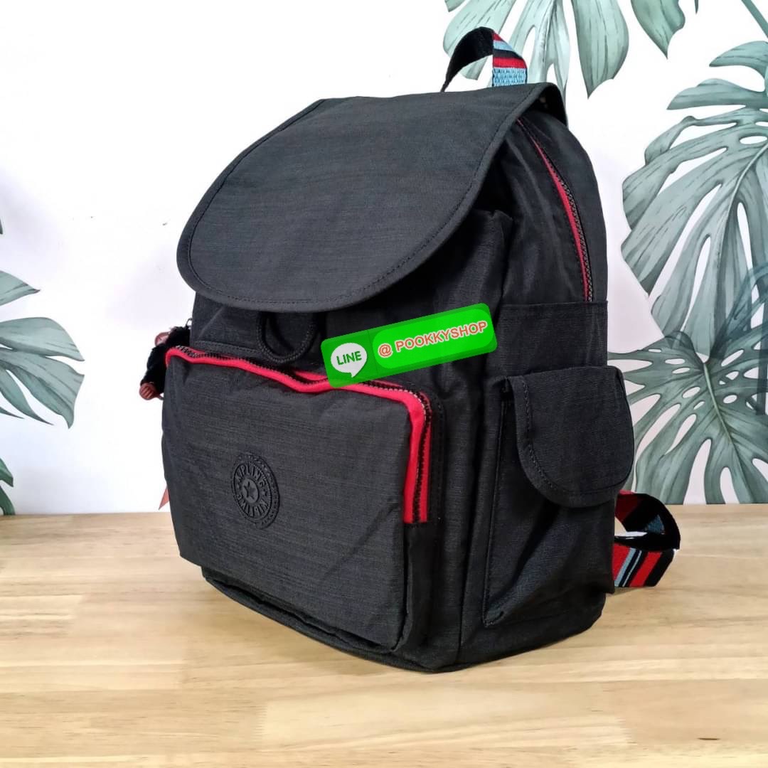 Kipling City Pack Medium Backpack กระเป๋าเป้ Kipling ขนาดกลาง วัสดุ Polyester 100% มีหูหิ้วด้านบน -ด้านหลัง มีซิปหลัง 1ช่องลึก -ด้านข้างมีช่องใส่ของเล็กน้อยทั้ง 2 ด้าน เปิด-ปิด ด้วยกระดุมแม่เหล็ก -ด้านหน้ามีช่องซิปใส่ของแยก 1 ช่อง และ ช่องปรับขนาดด้วยสายล