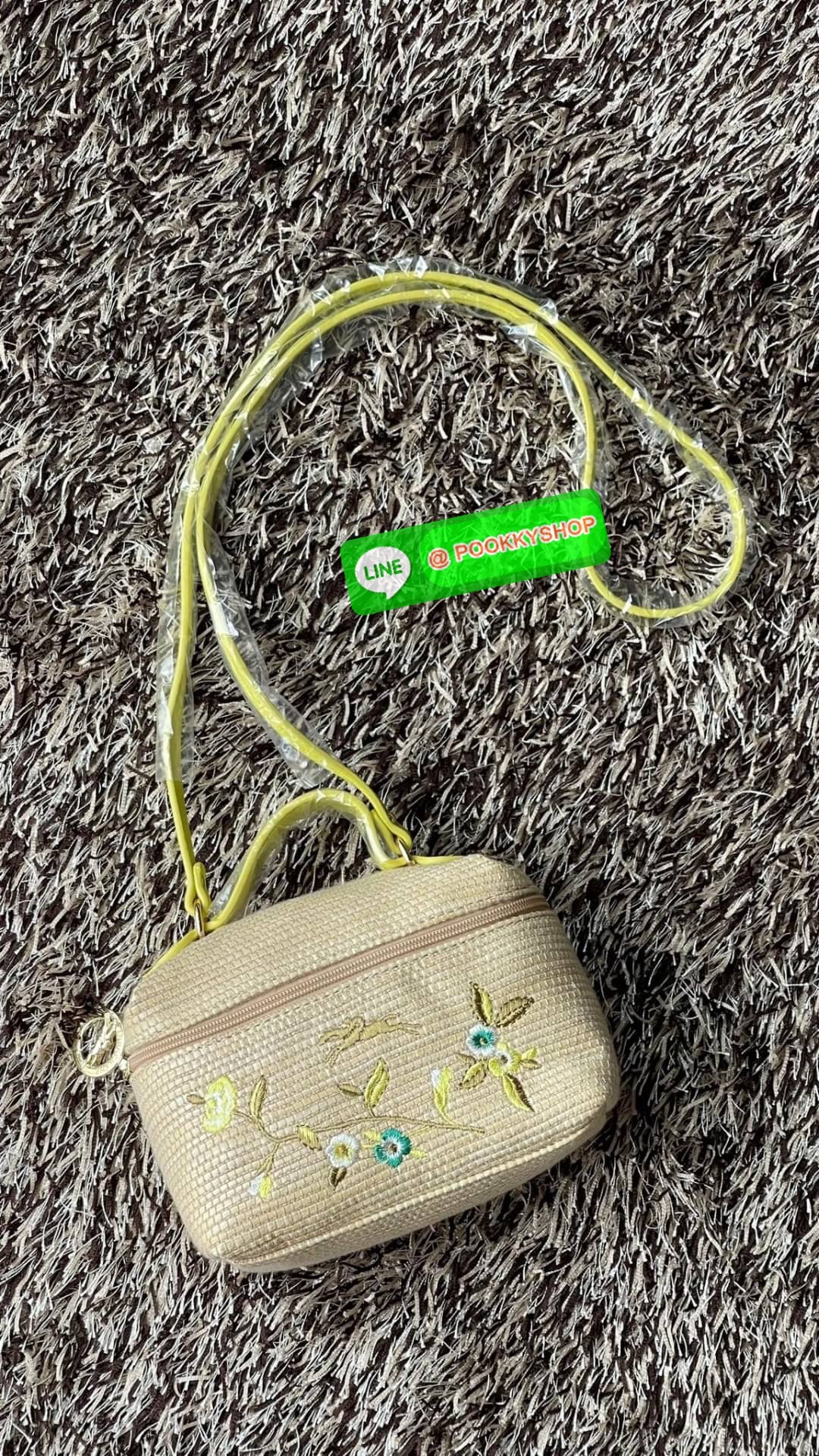 💕 Longchamp vanity xs le panier กระเป๋าสะพายข้างที่ดูเป็นผู้หญิงและไม่คาดฝันใบนี้เป็นเครื่องประดับที่สมบูรณ์แบบในชีวิตประจำวัน มีหูหิ้วและสายสะพาย สามารถถือด้วยมือ สะพายไหล่ หรือสะพายข้างลำตัว Le Pliage เฉลิมฉลองการมาถึงของฤดูร้อนด้วยผ้าใบเอฟเฟกต์