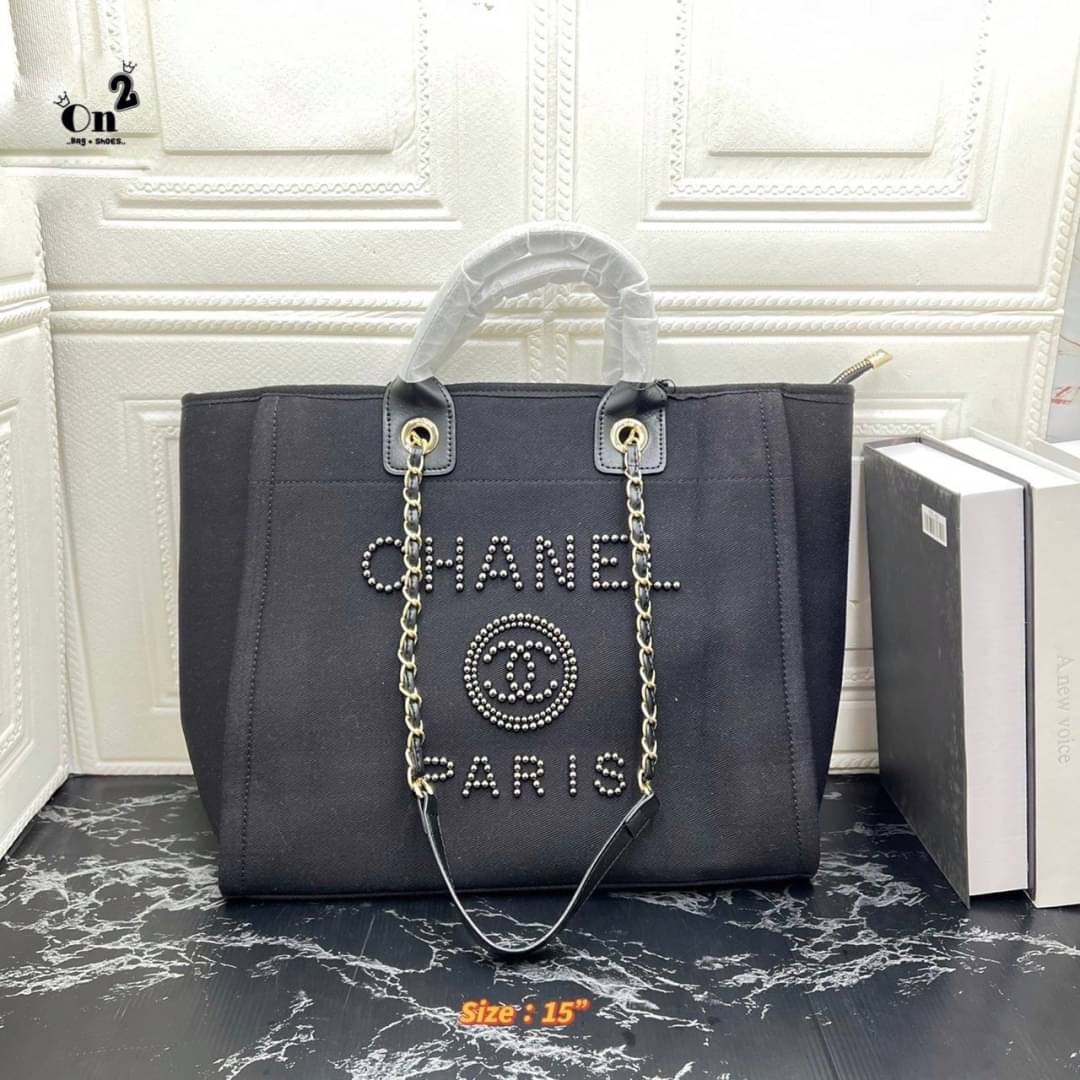 Chanel Bag Chanel ทรง tote หน้าปักมุกโลโก้แบรนด์ งานซิปใบใหญ่จุของได้เยอะ สาวๆนักช้อปห้ามพลาดน้า