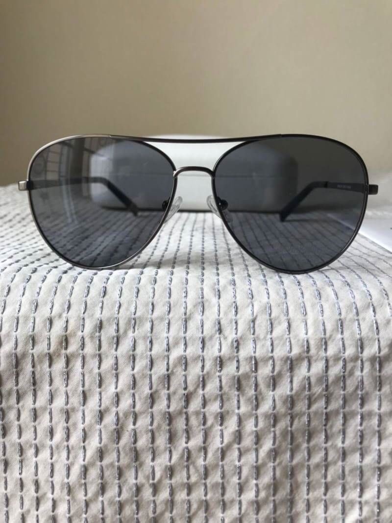 Calvin Klein แว่นรุ่นนี้ สวยมากๆ อุปกรณ์กล่องและผ้าเช็ดแว่น