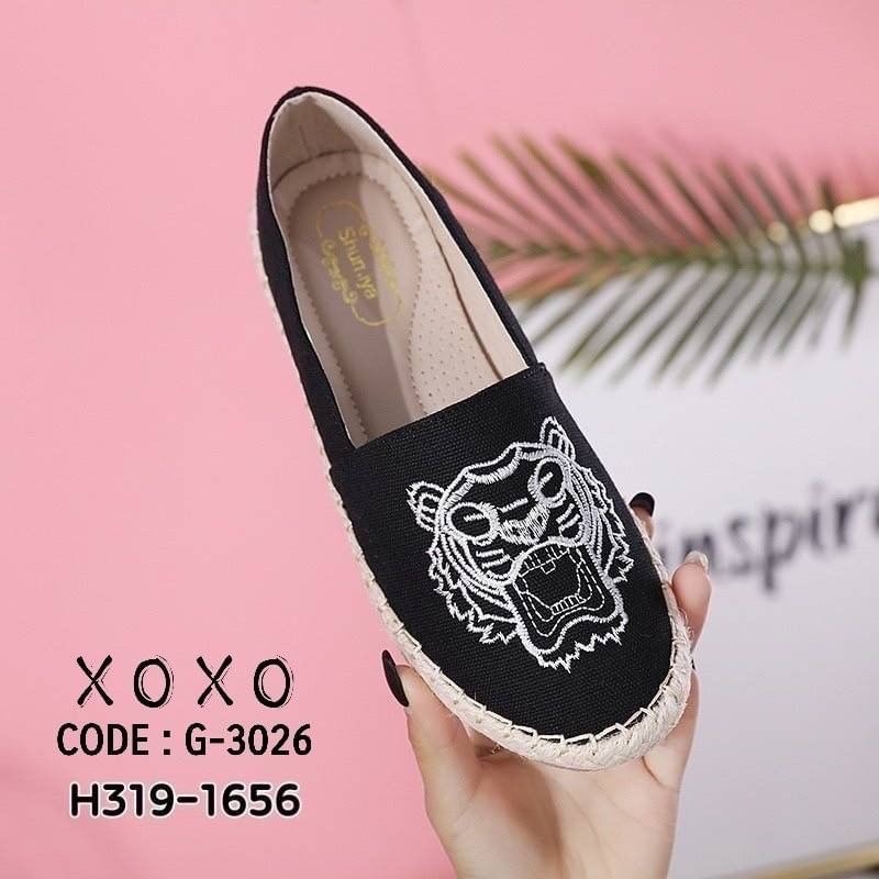 สินค้าพร้อมส่ง คัชชูผ้าแคนวาส ปักหน้าเสือ ผ้านุ่มใส่สบาย ด้านในเย็บนวม พื้นนุ่ม แมทส์ชุดง่าย ใส่เสื้อผ้าได้หลากหลาย