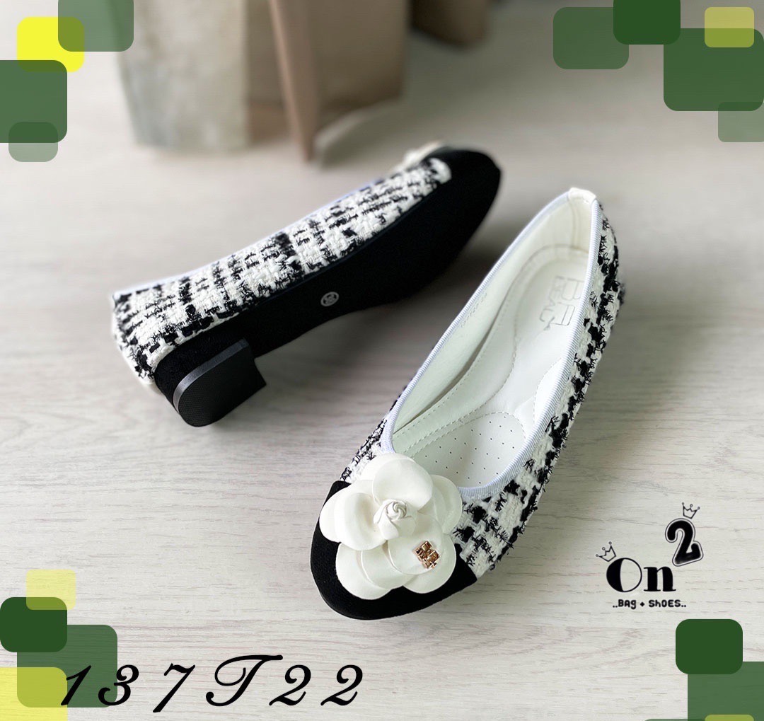 New รองเท้าคัชชูสไตล์แบรนด์ชาเนลหน้าประดับดอกไม้พื้นเสริมซัพพอร์ตใส่สบาย มีกันลื่นทรงสวยใส่เข้ากับชุดได้ง่ายทั้งชุดทางการและชุดแฟชั่นอัพชุดสวยใหัดูดีขึ้นด้วยค่ะ