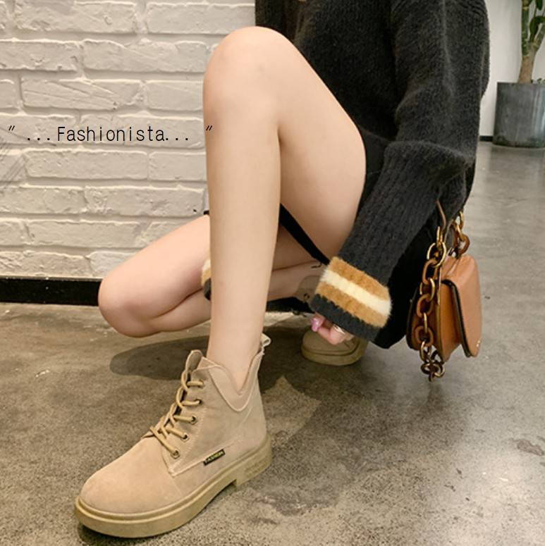 แบบมาใหม่ งานสวยเว่อร์ๆ !! รองเท้าบู้ททรงสั้นหุ้มข้อ พื้นหนา 3 c.m. วัสดุหนังสักกะหราดเนื้อหนาขึ้นทรง ดีไซน์ผ่าข้างเก๋ๆ ใส่นุ่มสบายเดินไม่เมื่อยจ้า งานจริงสวยมากกกไม่จกตา รูปถ่ายจากสินค้าขายจริง 100% สาวกบู้ทใครไม่สั่งคู่นี้พลาดมาก!!