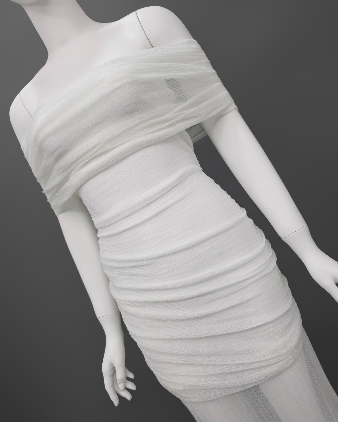 เดรสแฟชั่น แม็กซี่เดรสเปิดไหล่ กระโปรงยาว