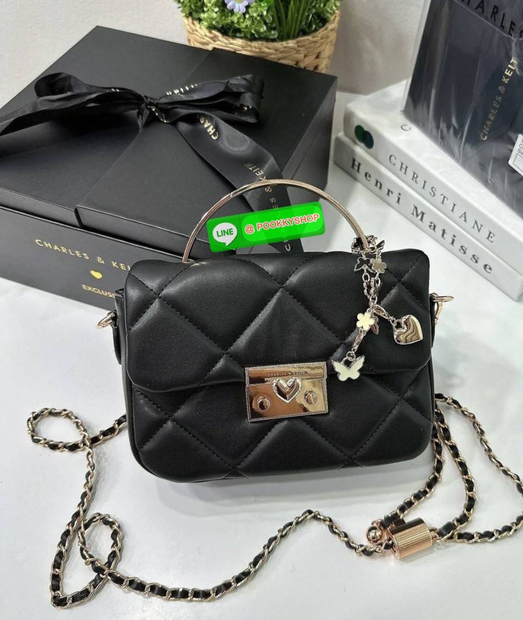 Charles&Keith แท้ Outlet ถือออกงานได้ สะพายได้ ให้ลุคลูกคุณหนู มาพร้อมกล่อง เหมาะสำหรับมอบเป็นของขวัญได้ มี 3 สี