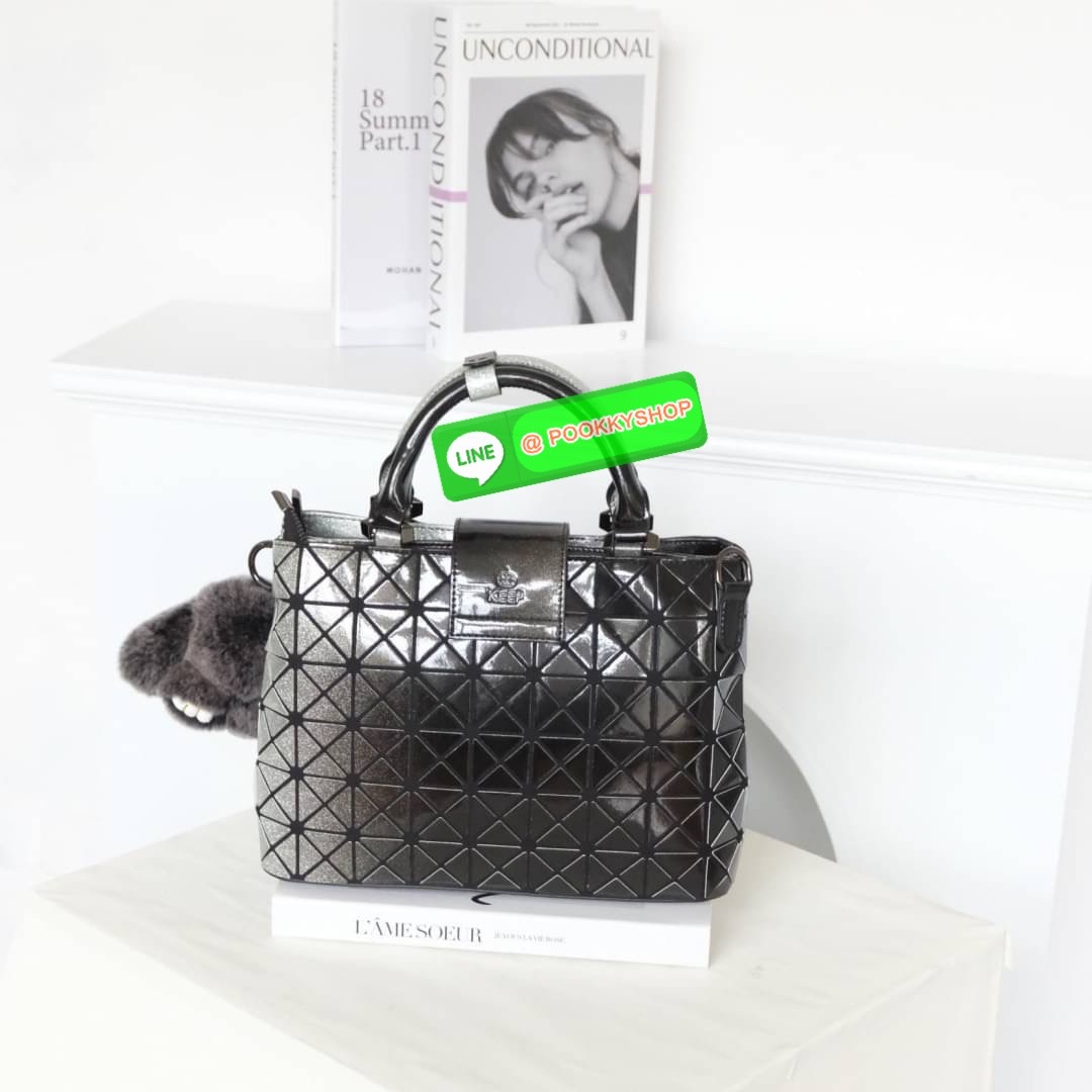 สินค้าเข้าใหม่ 𝗞𝗘𝗘𝗣 𝐀𝐋𝐈𝐙 𝗖𝗢𝗟.𝟮 ลายใหม่ ( DIAMOND PATTERN ) ทรงสวย ขายดี ขนาดกำลังดี และที่สำคัญ !! น้ำหนักเบา ไม่รอช้าทางแบรนด์เลยทำ สีใหม่มาเพิ่มลูกเล่นให้กับ