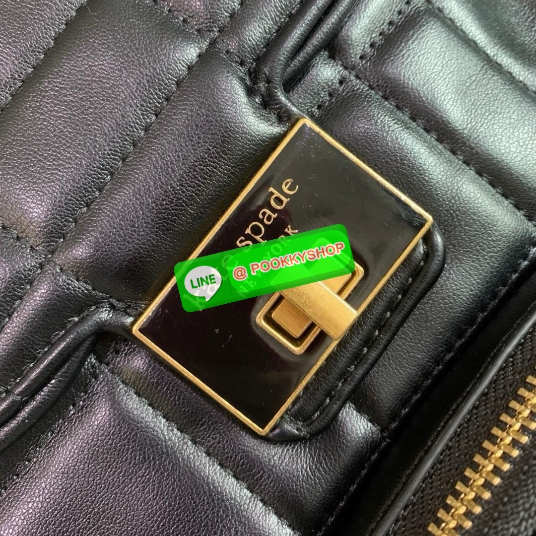 KATE SPADE NEW YORK Evelyn Small Quilted Leather Backpack กระเป๋าเป้สะพายหลังไซต์เล็กสุดคิ้ว หนังนิ่มสุดๆเย็บลวดลายตารางทั้งใบ ด้านหน้าตกแต่งต้วยชื่อแบรนด์ มีช่องเล็ก 1 ช่อง เปิด-ปิดกระเป๋าด้วยตัวล็อค ด้านในตัวกระเป๋าโล่งกว้าง จุของได้เยอะ และมีช่องซิปใส่