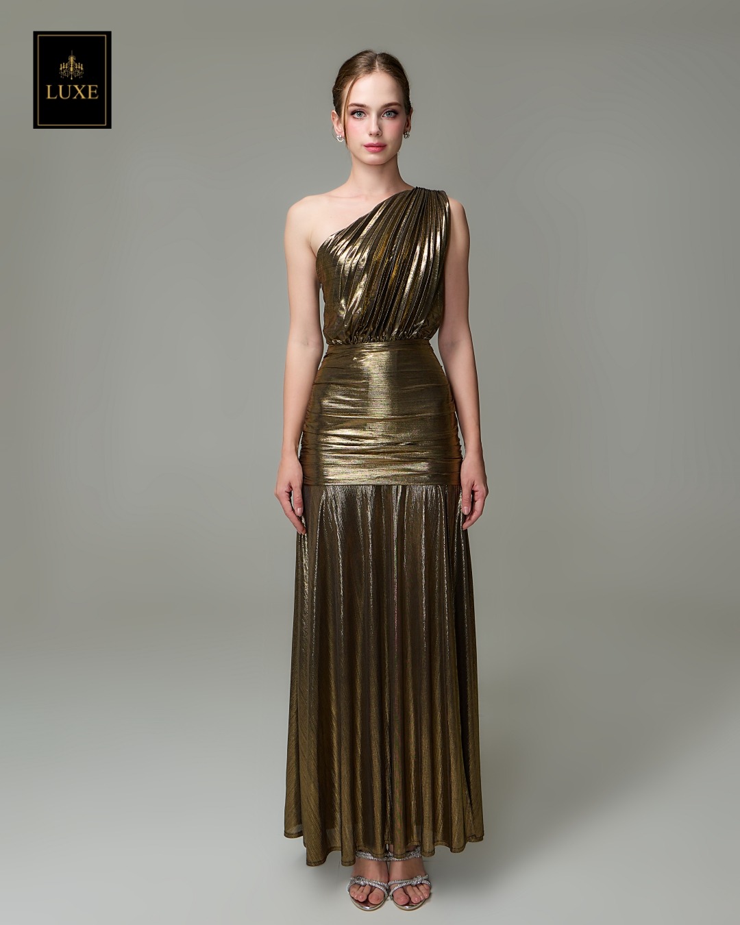 เดรสแฟชั่น แม็กซี่เดรสเสื้อไหล่เดียวอัดพลีท กระโปรงเข้ารูปตรงสะโพก