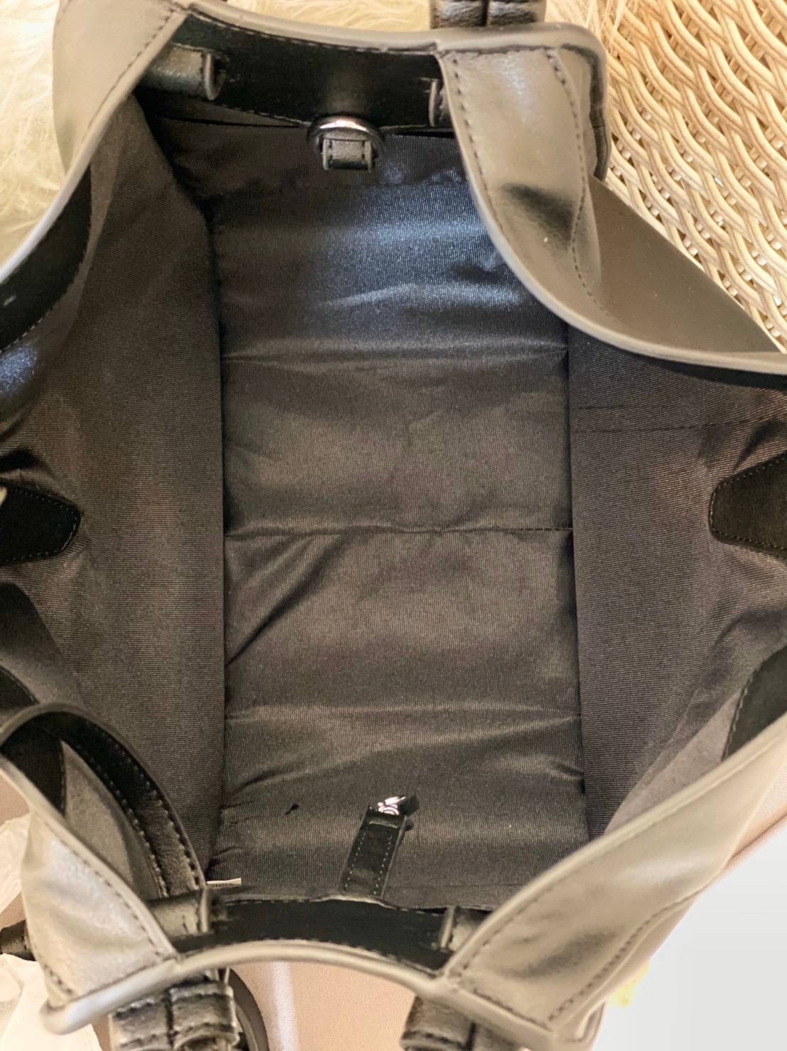 พร้อมส่งค่า 💕Hammock 💕 สิ้นสุดการรอคอย สำหรับรุ่นที่ทุกคนถามหาเยอะที่สุด การันตรีงานคุณภาพ ใช้เวลาผลิตนานสุดถึง 4 เดือน ตอนนี้พร้อมส่งเเล้วค่า Hammock size 30 cm รอบนี้เป็นงานสั่งผลิต งานเนี้ยบ ตัวหนังสวยมากกกก PU premium อย่างดี มีความหนา