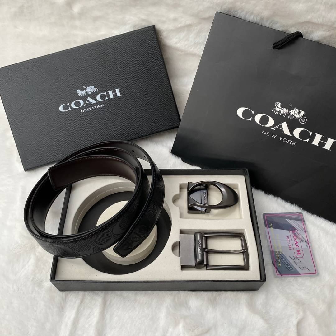 Set เข็มขัด coach 2 หัว ใส่แบบเจาะรูเข็มขัด สายลายC นูนสลับกับด้านเรียบ สลับใช้ได้ 2 ด้าน ทั้งยังสามารถเจาะรูเพิ่มได้ รุ่นนี้มาพร้อมป้ายแท็กแบรนด์ หัวเข็มขัดใส่ได้ง่าย ถอดได้ไม่ยาก ซื้อเป็นของขวัญของฝาก ดูดีมากๆเลยนะคะ